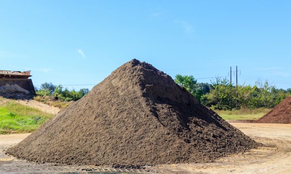 Black Dirt Delivery in Saint Cloud