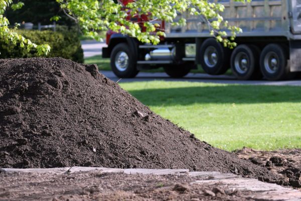 Yard Dirt Delivery in Saint Cloud