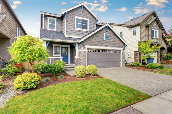 Curb Appeal Landscaping in Saint Cloud
